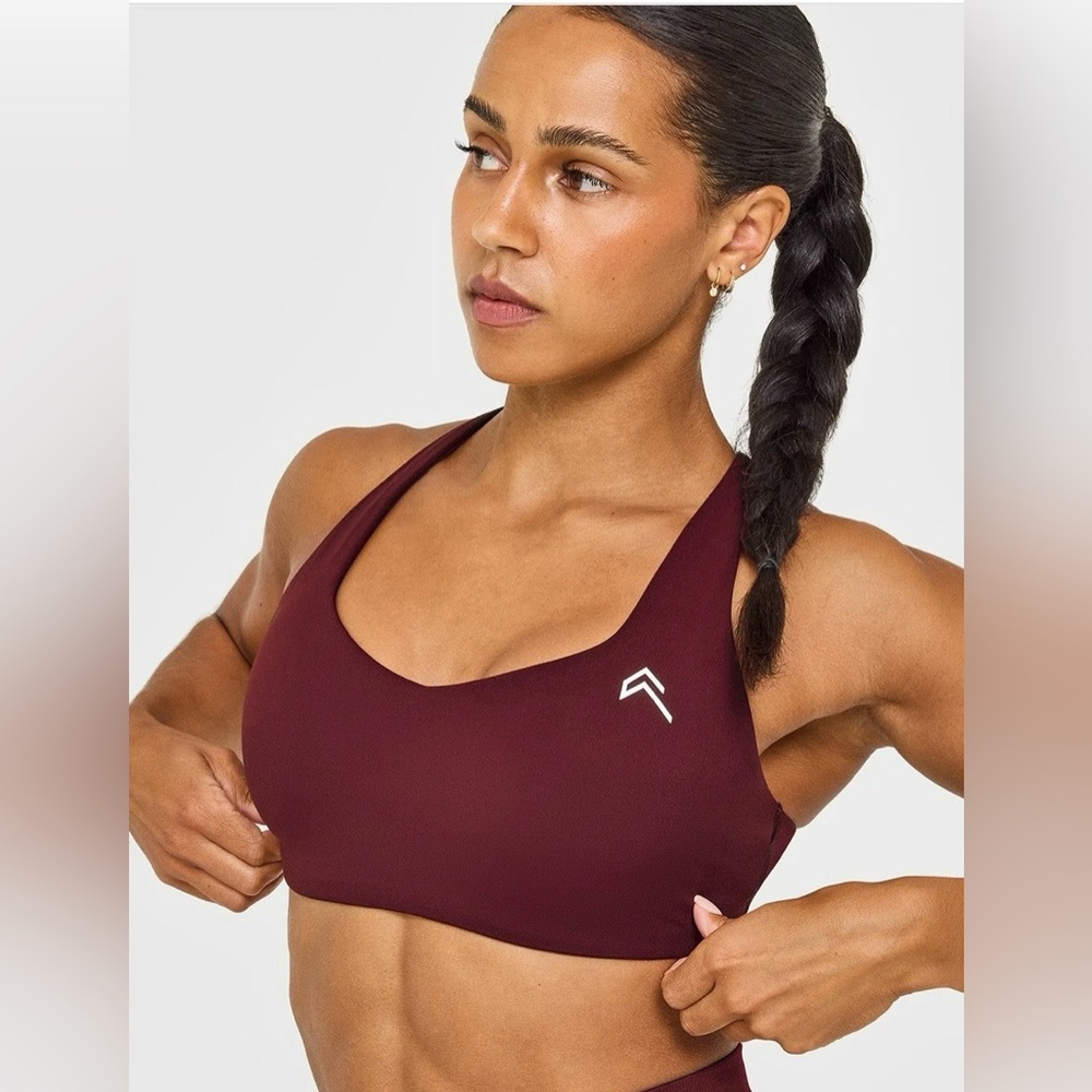 ONER ACTIVE EASYLIFT™ CROSS BACK SPORTS BRA